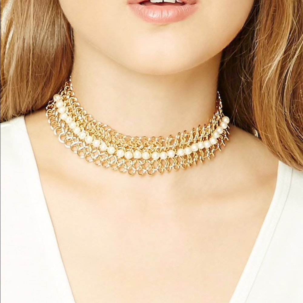 Forever 21 faux pearl loop chain chocker